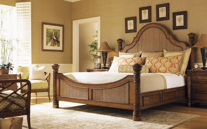 The intricate herringbone pattern of woven Lampakanai in the headboard and footboard makes a bold statement.